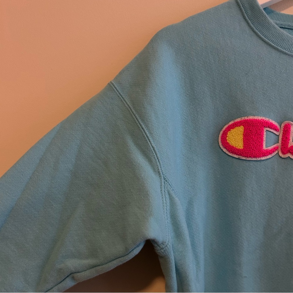 Champion Aqua Blue Sweatshirt Logo Crew Neck Pink Cozy Casual Soft Sporty Medium - Picture 5 of 10